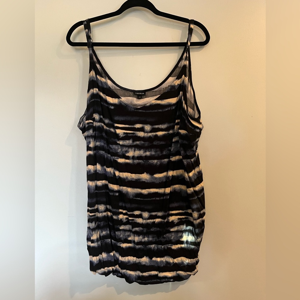Torrid Ava Cami V Neck Stretch Challis Tie Dye Blue Camisole Tank Top